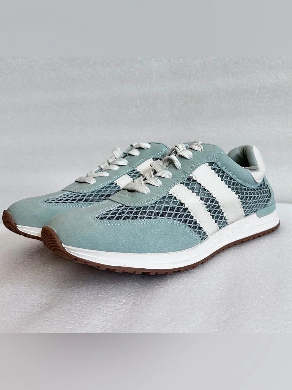 NWOT. DV by Dolce Vita JAMMY Sage Green Mesh Sneakers Size 8